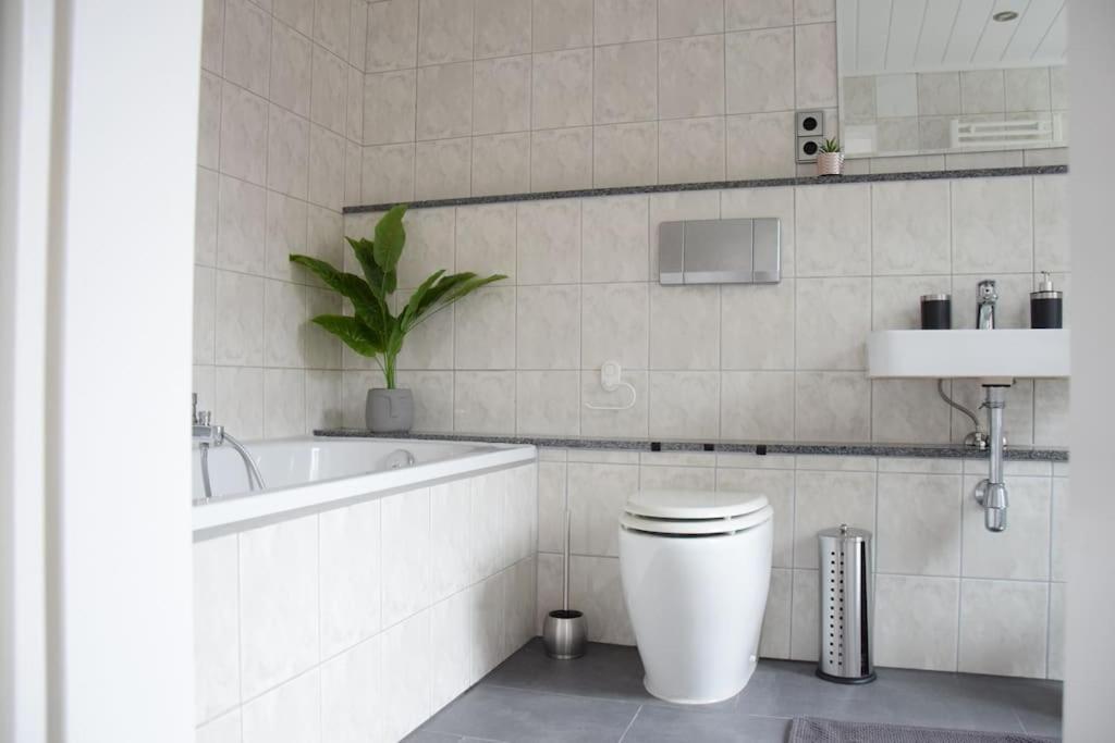 Maisonette Wohnung Mit Dachterrasse - Keine Vermietung An Monteure Düren - Eifel エクステリア 写真
